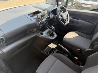 Vauxhall Combo 1.5 Turbo D 2300 Sportive L2 H1 Euro 6 (s/s) 4dr