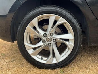 Vauxhall Astra 1.4i Turbo SRi Nav Auto Euro 6 (s/s) 5dr