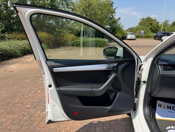Skoda Octavia 1.6 TDI SE Technology DSG Euro 6 (s/s) 5dr