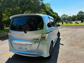 Honda Freed 1.5l Hybrid