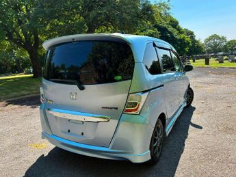 Honda Freed 1.5l Hybrid