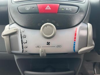 Toyota AYGO 1.0 VVT-i Platinum Euro 4 5dr