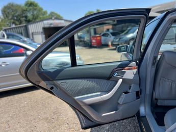 Mercedes-Benz S Class 2.8 S280 4dr