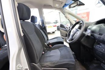 Nissan Serena 2.0 Hybrid - Petrol (s/s) 7Str