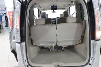 Nissan Serena 2.0 Hybrid-petrol (s/s) 7Str