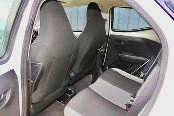 Toyota AYGO 1.0 VVT-i x-play Euro 6 5dr