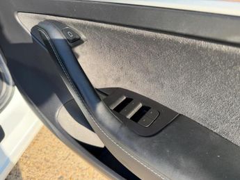 Tesla Model 3 Saloon 4dr Electric Auto RWD (241 bhp), Only 44K Miles, 2027 MOT