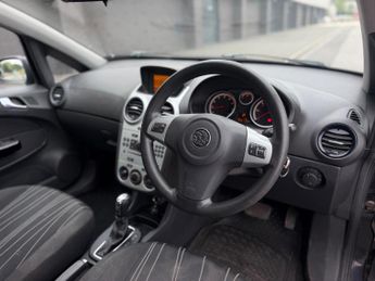 Vauxhall Corsa 1.4i 16v Club 5dr