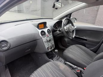 Vauxhall Corsa 1.4i 16v Club 5dr