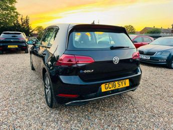 Volkswagen e-Golf 35.8kWh e-Golf Auto 5dr