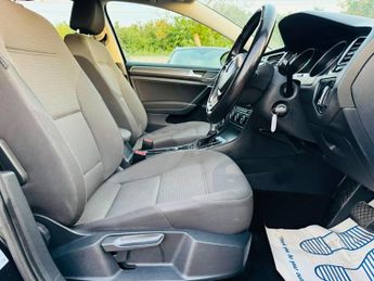 Volkswagen e-Golf 35.8kWh e-Golf Auto 5dr