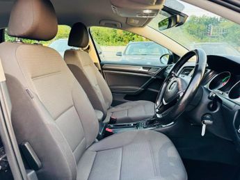 Volkswagen e-Golf 35.8kWh e-Golf Auto 5dr
