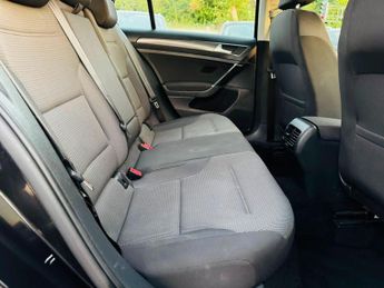 Volkswagen e-Golf 35.8kWh e-Golf Auto 5dr