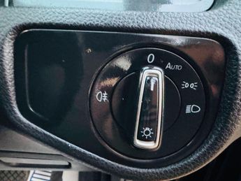 Volkswagen e-Golf 35.8kWh e-Golf Auto 5dr