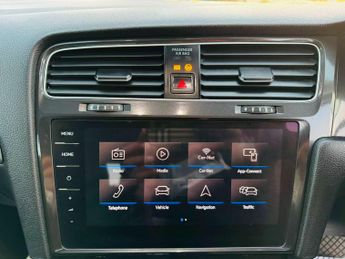 Volkswagen e-Golf 35.8kWh e-Golf Auto 5dr