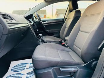 Volkswagen e-Golf 35.8kWh e-Golf Auto 5dr