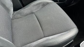 Toyota Yaris 1.5 VVT-h Excel E-CVT Euro 6 (s/s) 5dr (15in Alloy)