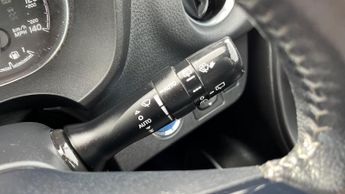 Toyota Yaris 1.5 VVT-h Excel E-CVT Euro 6 (s/s) 5dr (15in Alloy)
