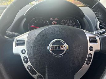Nissan Qashqai 1.6 dCi Tekna 2WD Euro 5 5dr (AVM)