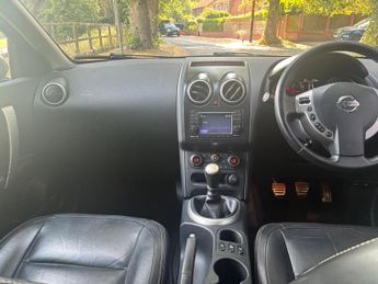 Nissan Qashqai 1.6 dCi Tekna 2WD Euro 5 5dr (AVM)