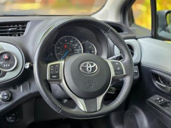 Toyota Yaris 1.5 VVT-h Icon Plus CVT Euro 5 5dr