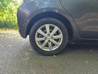 Toyota Yaris 1.5 VVT-h Icon Plus CVT Euro 5 5dr
