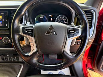 Mitsubishi Outlander 2.4h TwinMotor 13.8kWh 4h CVT 4WD Euro 6 (s/s) 5dr