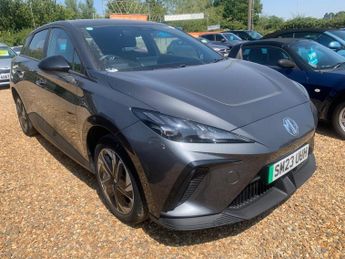 MG MG4 64kWh SE Long Range Auto 5dr