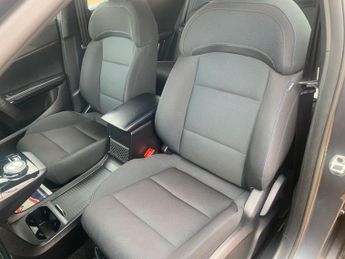 MG MG4 64kWh SE Long Range Auto 5dr