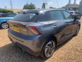 MG MG4 64kWh SE Long Range Auto 5dr