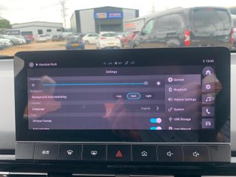 MG MG4 64kWh SE Long Range Auto 5dr