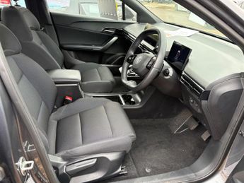 MG MG4 64kWh SE Long Range Auto 5dr