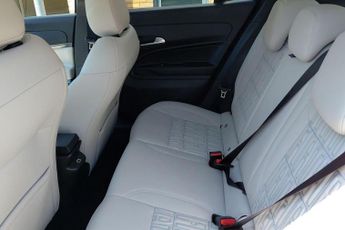 Fiat 600 1.2 MHEV La Prima e-DCT Euro 6 (s/s) 5dr