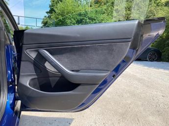 Tesla Model 3 (Dual Motor) Performance Auto 4WDE 4dr (Performance Upgrade)