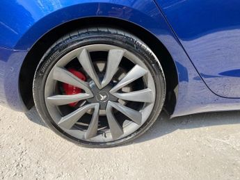 Tesla Model 3 (Dual Motor) Performance Auto 4WDE 4dr (Performance Upgrade)