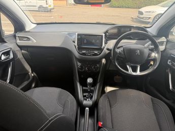 Peugeot 208 1.2 PureTech Allure EAT Euro 6 (s/s) 5dr