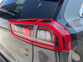 Kia Niro 1.6h GDi 3 DCT Euro 6 (s/s) 5dr ( 16in Alloy)
