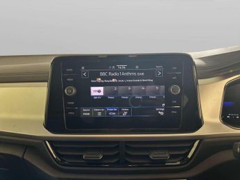 Volkswagen T-Roc 1.5 TSI Life SUV 5dr Petrol DSG Euro 6 (s/s) (150 ps)