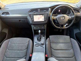 Volkswagen Tiguan 2.0 TDI BlueMotion Tech SEL DSG 4Motion Euro 6 (s/s) 5dr