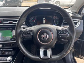 MG MG5 61.1kWh Exclusive Long Range Auto 5dr