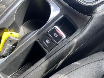 MG MG5 61.1kWh Exclusive Long Range Auto 5dr