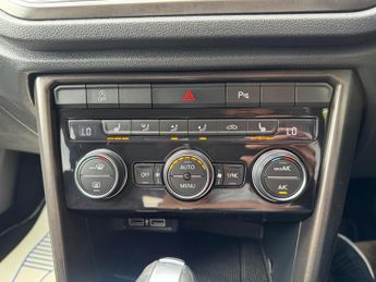 Volkswagen T-Roc 1.5 TSI EVO Design DSG Euro 6 (s/s) 5dr