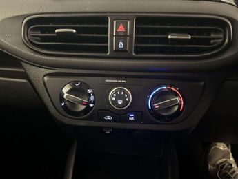 Hyundai i10 1.2 SE Connect Hatchback 5dr Petrol Auto Euro 6 (s/s) (84 ps)