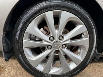 Toyota Auris 1.8 VVT-h Excel Touring Sports 5dr Petrol Hybrid CVT Euro 5 (s/s