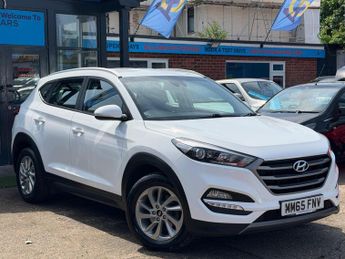Hyundai TUCSON 2.0 CRDi SE Nav SUV 5dr Diesel Auto 4WD Euro 6 (136 ps)