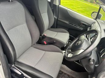 Toyota Yaris 1.33 Dual VVT-i TR Hatchback 5dr Petrol Multidrive S Euro 5 (101