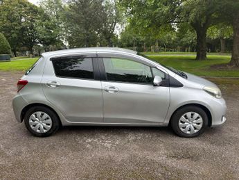 Toyota Yaris 1.33 Dual VVT-i TR Hatchback 5dr Petrol Multidrive S Euro 5 (101
