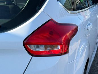 Ford Focus 1.0T EcoBoost Zetec Euro 6 (s/s) 5dr
