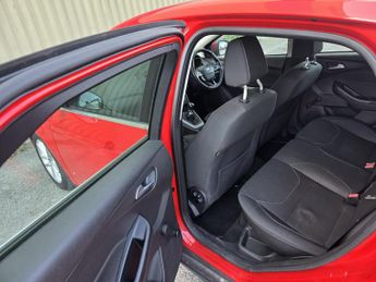 Ford Focus 1.0T EcoBoost Zetec Euro 6 (s/s) 5dr
