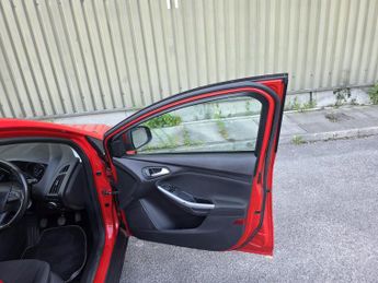 Ford Focus 1.0T EcoBoost Zetec Euro 6 (s/s) 5dr